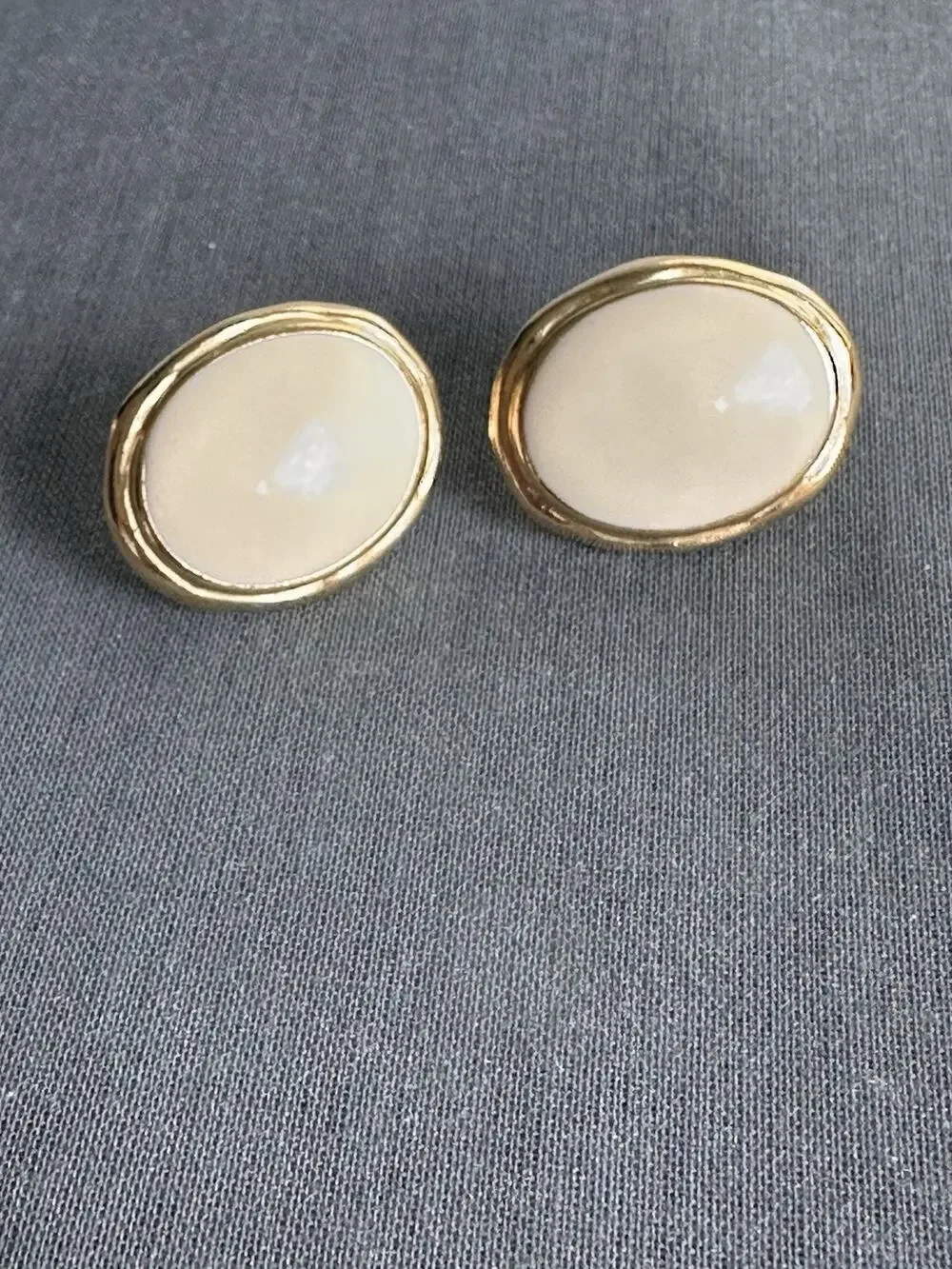 Vintage Trifari Post Back Earrings Cream Oval Enamel Gold Tone Metal